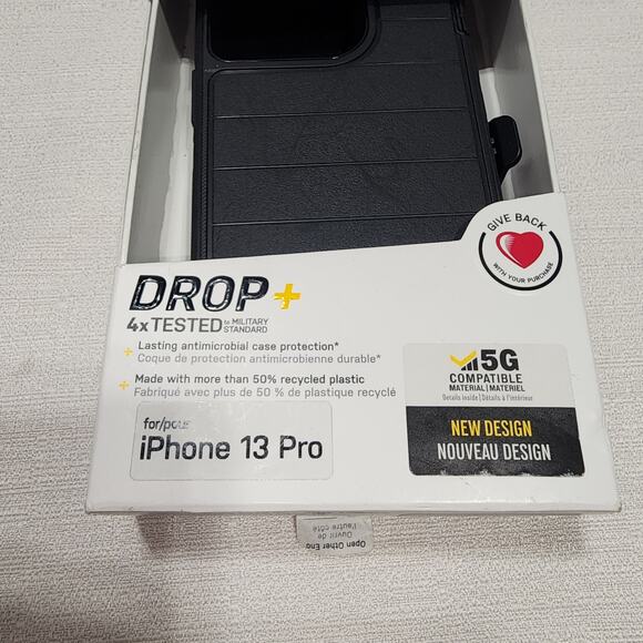 Otterbox Defender pro series iPhone 13 pro hard shell - Picture 3 of 7